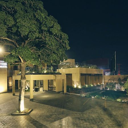 Avari Boutique Multan Buitenkant foto